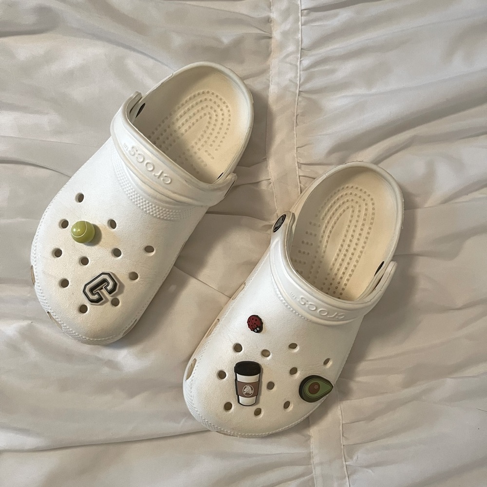White crocs with jibbitz